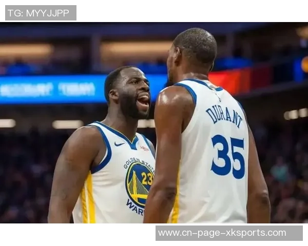 杜兰特赛后积极互动展现优质偶像风范与对手队友球迷亲密交流不舍离场 杜兰特赛后积极互动展现优质偶像风范与对手队友球迷亲密交流不舍离场